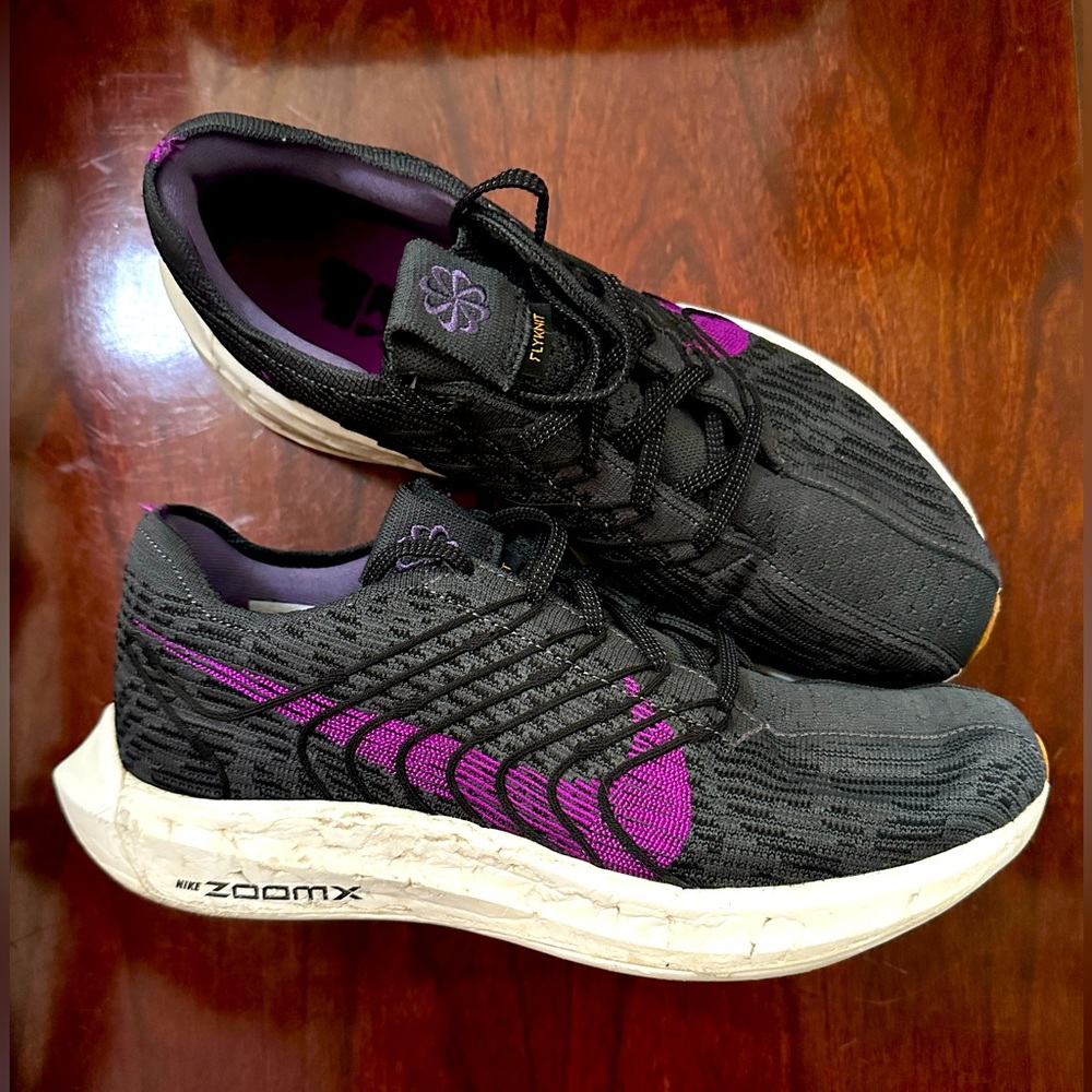 Nike shoes size 10 in men